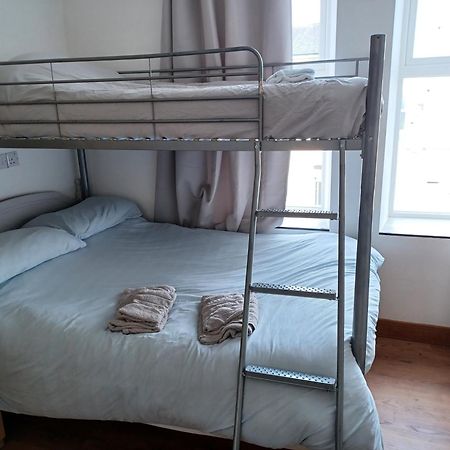 Voyage Hostel - Ensuite Family Rooms With Shared Kitchen Douglas Room photo