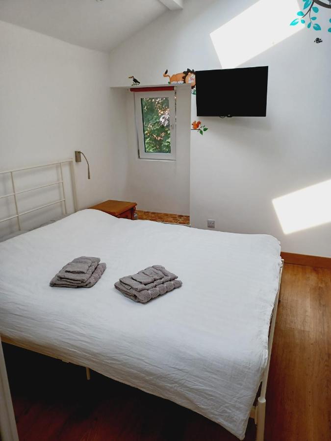 Voyage Hostel - Ensuite Family Rooms With Shared Kitchen Douglas Exterior photo