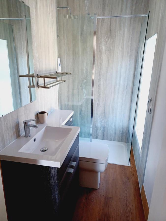 Voyage Hostel - Ensuite Family Rooms With Shared Kitchen Douglas Exterior photo