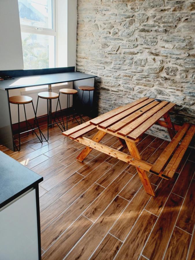Voyage Hostel - Ensuite Family Rooms With Shared Kitchen Douglas Exterior photo