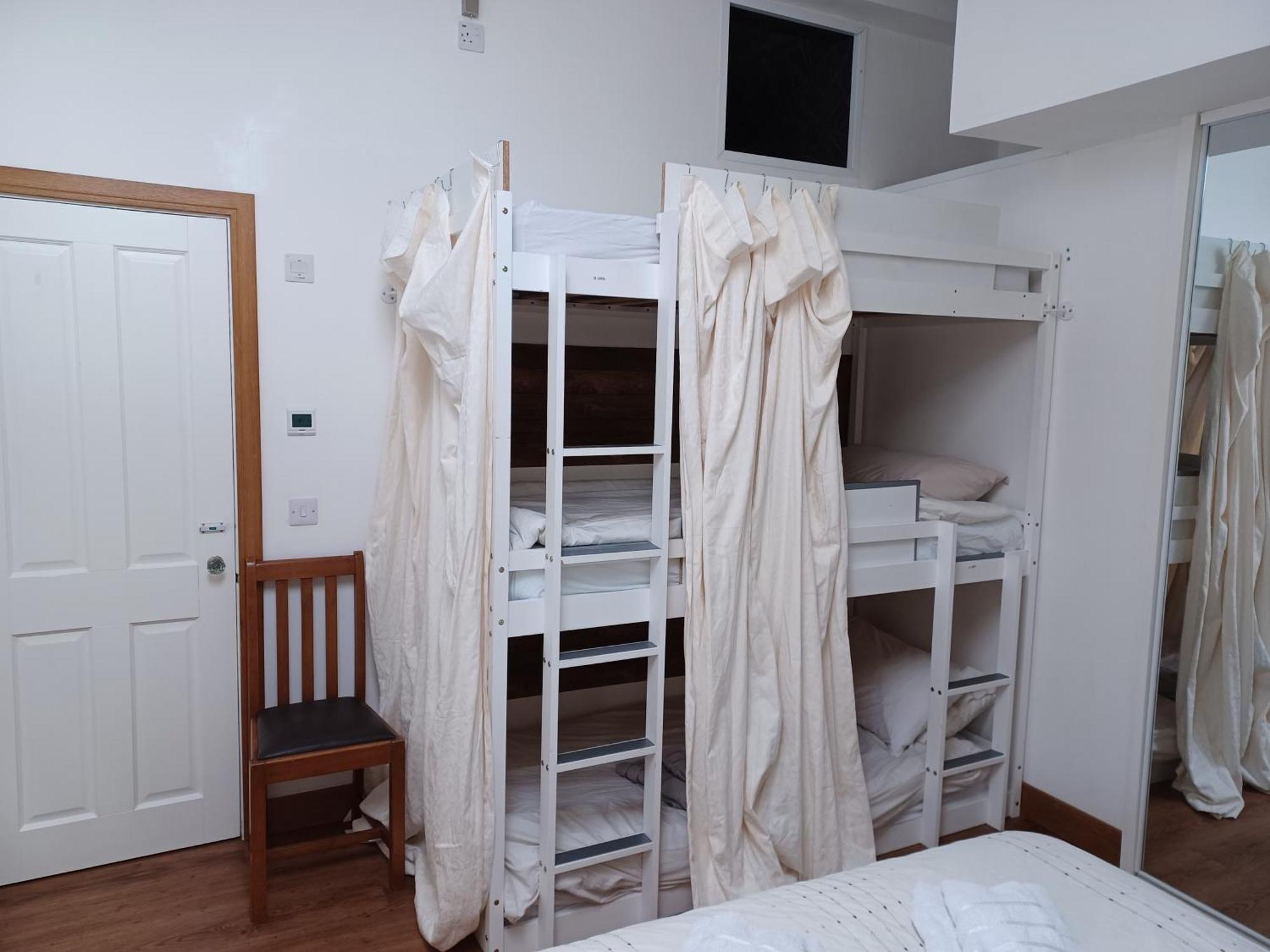 Voyage Hostel - Ensuite Family Rooms With Shared Kitchen Douglas Room photo